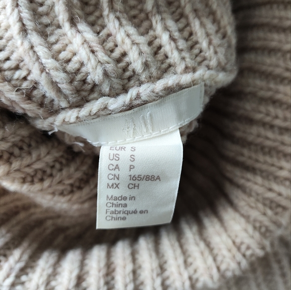 H&M cable knit sweater - Picture 2 of 6